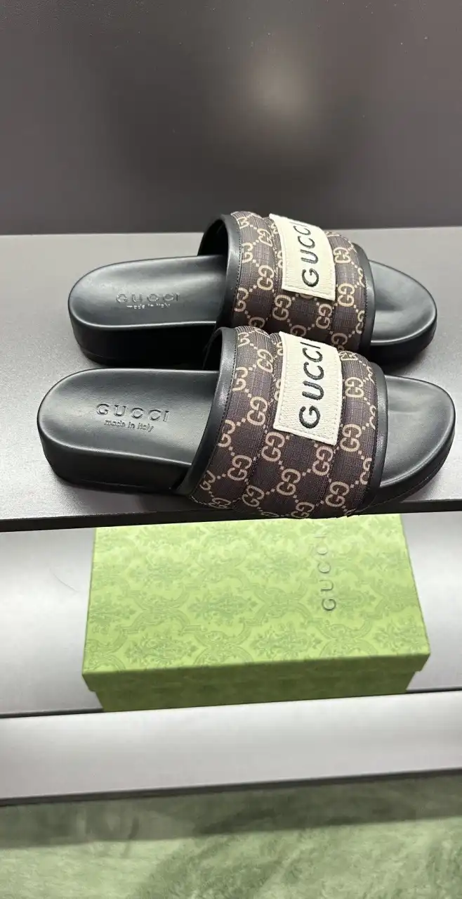 hype Gucci Slippers