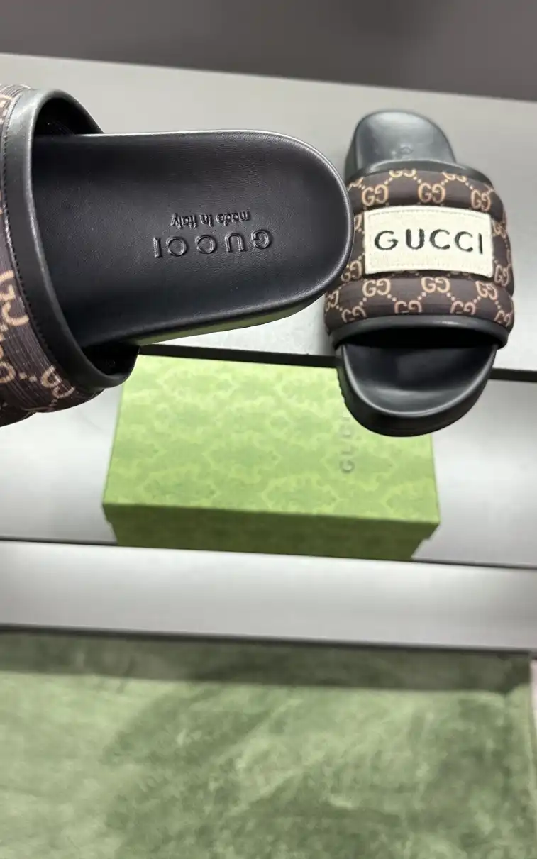 hype Gucci Slippers