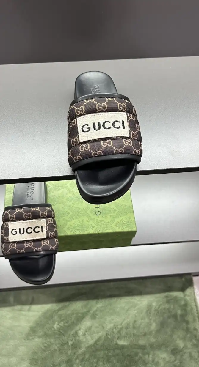 hype Gucci Slippers