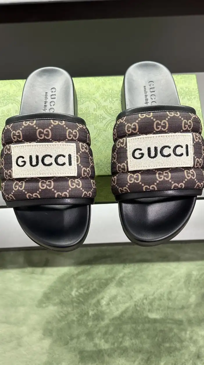 hype Gucci Slippers