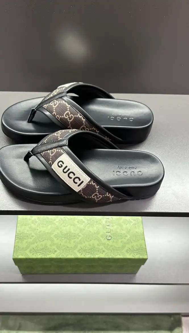 hype Gucci Slippers