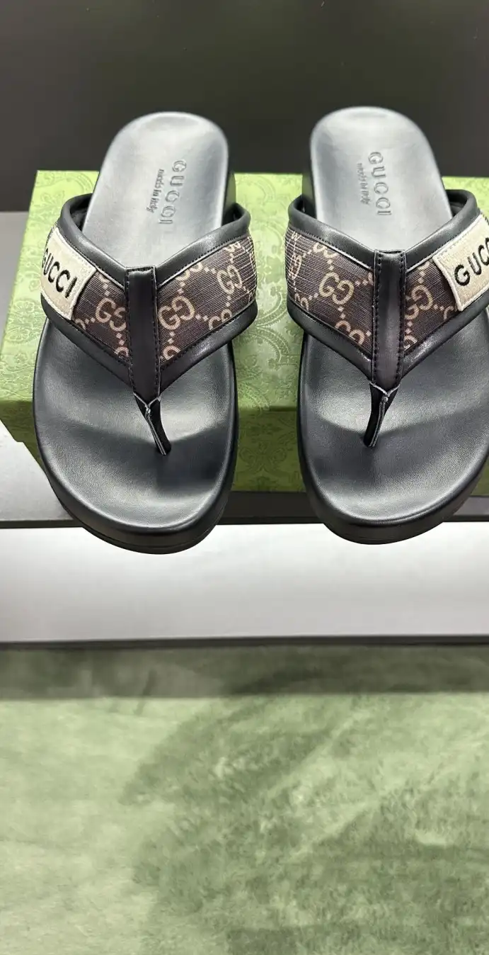 hype Gucci Slippers