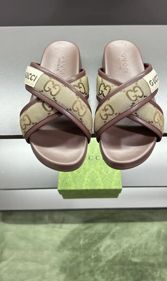 hype Gucci Slippers