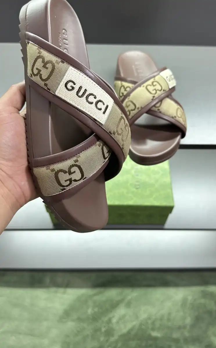 hype Gucci Slippers