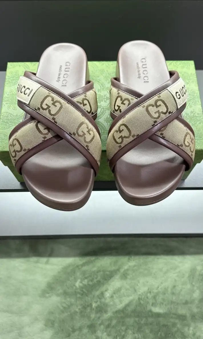 hype Gucci Slippers