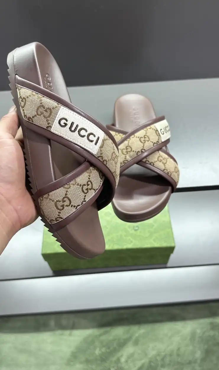 hype Gucci Slippers