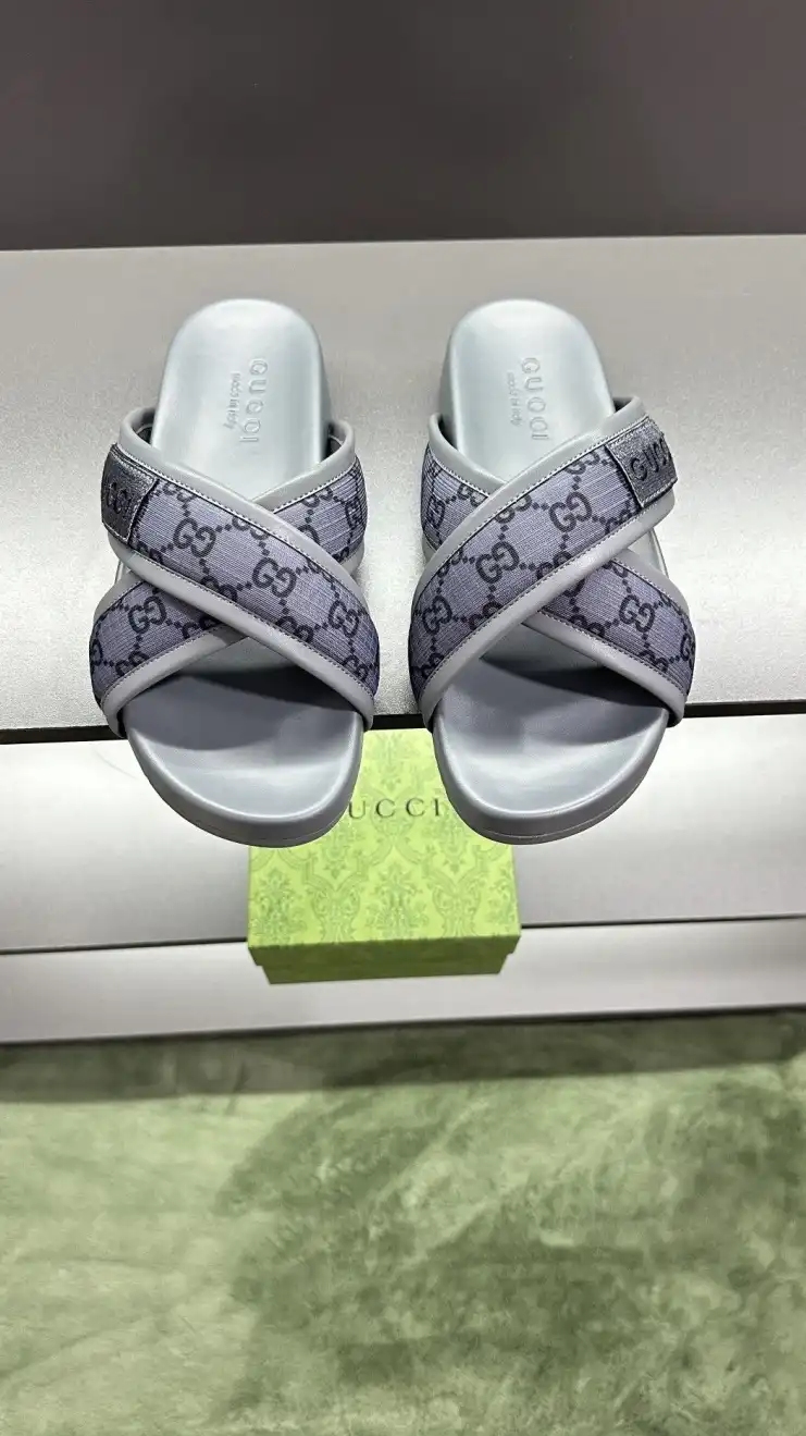 hype Gucci Slippers