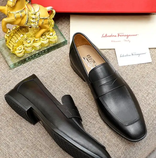 hype Ferragamo Leather Shoes