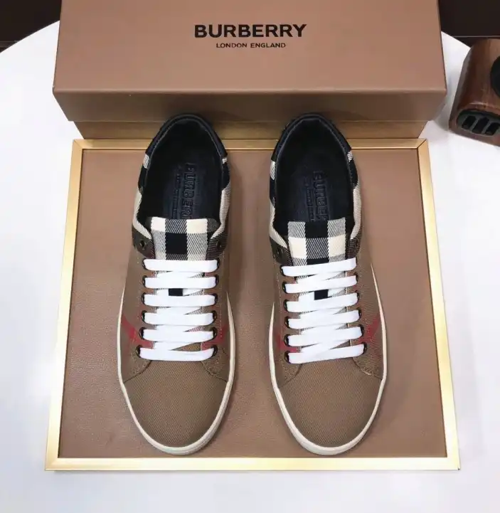 hype Burberry Sneakers