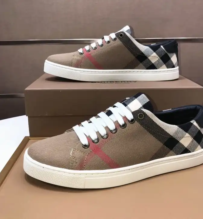 hype Burberry Sneakers