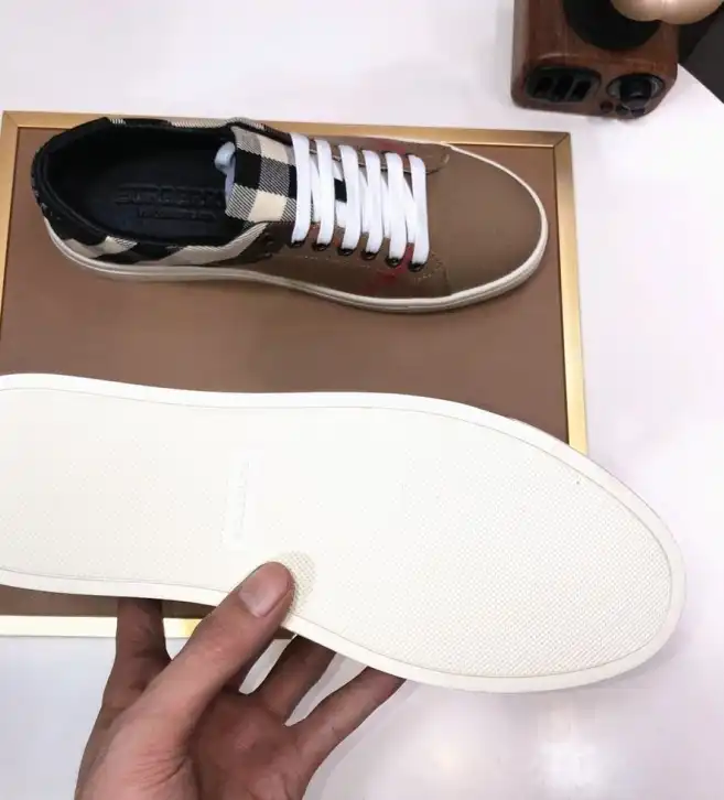 hype Burberry Sneakers