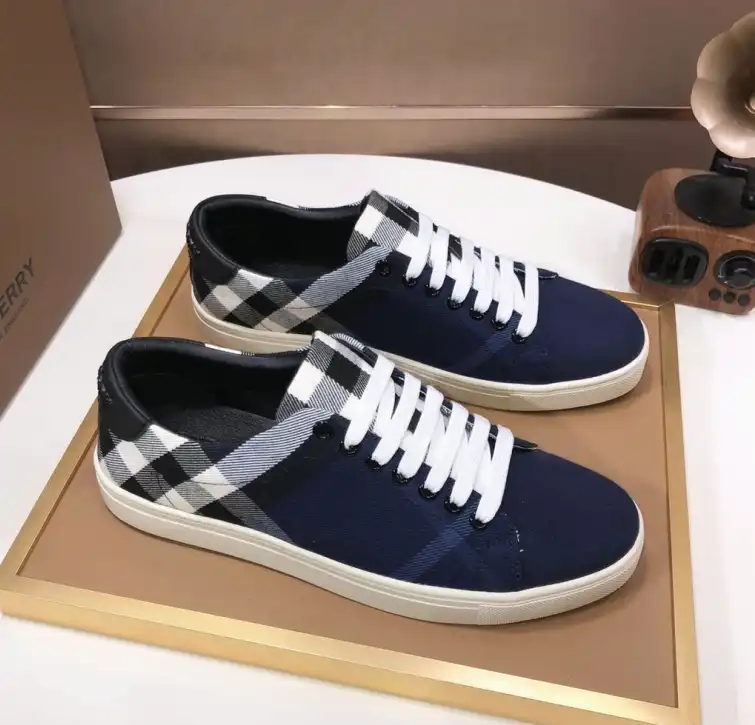 hype Burberry Sneakers