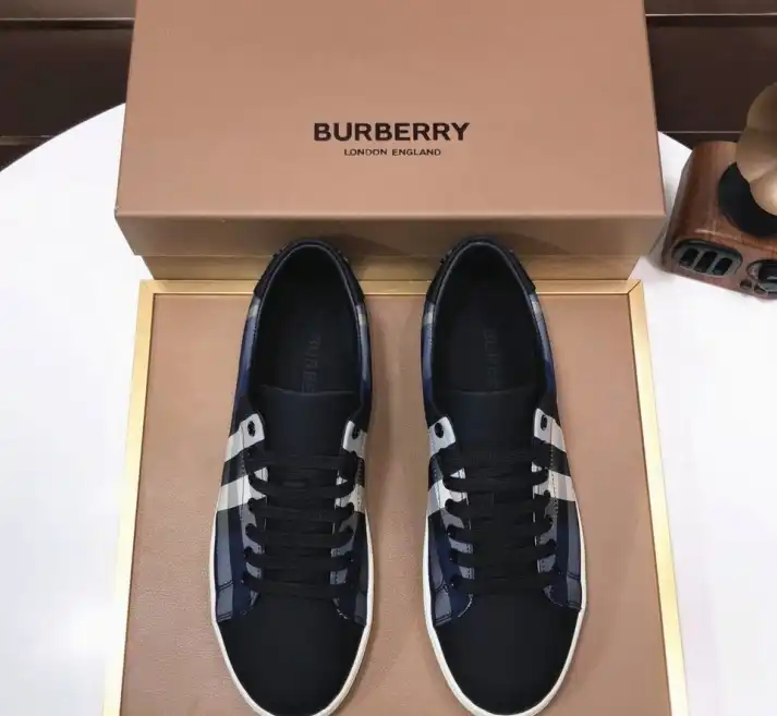 hype Burberry Sneakers