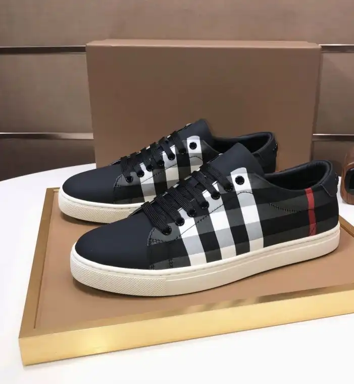 hype Burberry Sneakers