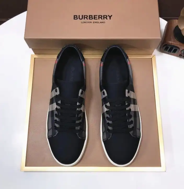 hype Burberry Sneakers