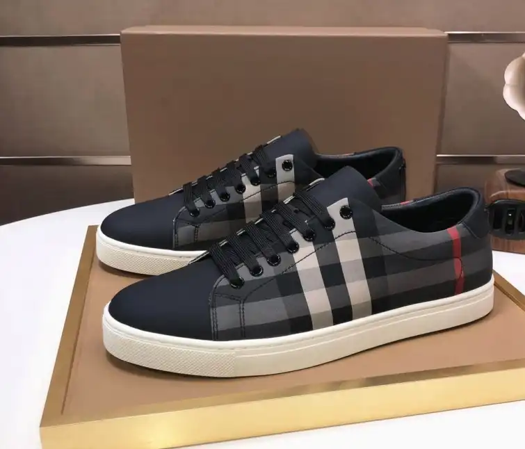 hype Burberry Sneakers