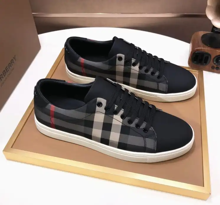 hype Burberry Sneakers