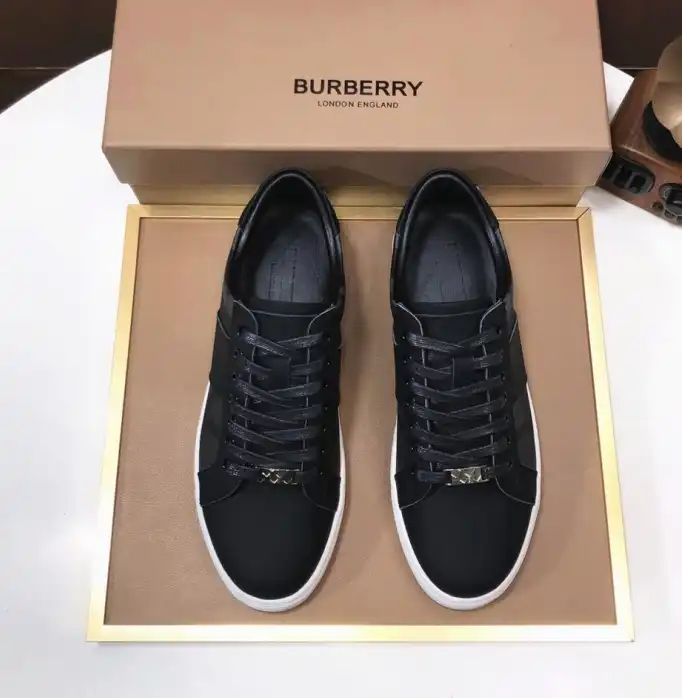 hype Burberry Sneakers