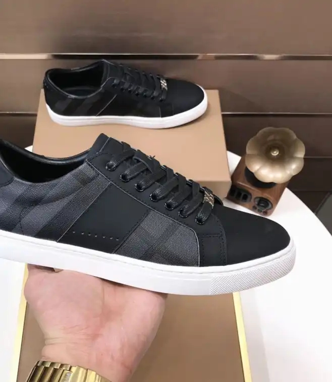 hype Burberry Sneakers