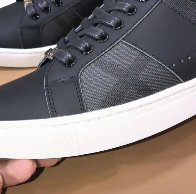 hype Burberry Sneakers