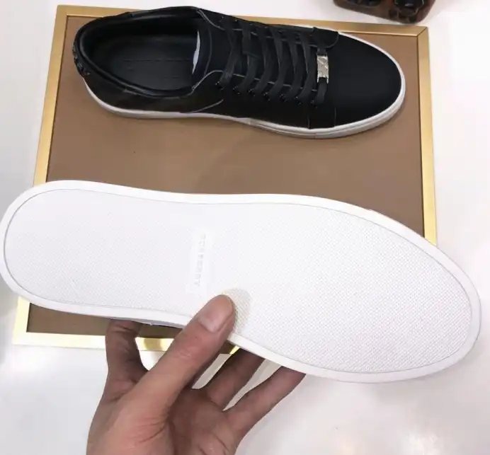 hype Burberry Sneakers