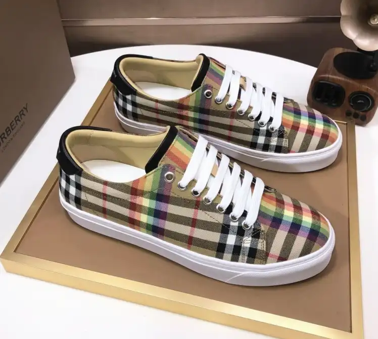 hype Burberry Sneakers