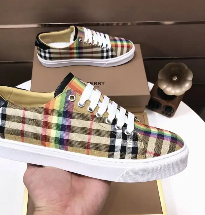 hype Burberry Sneakers