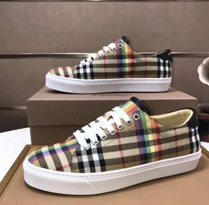 hype Burberry Sneakers