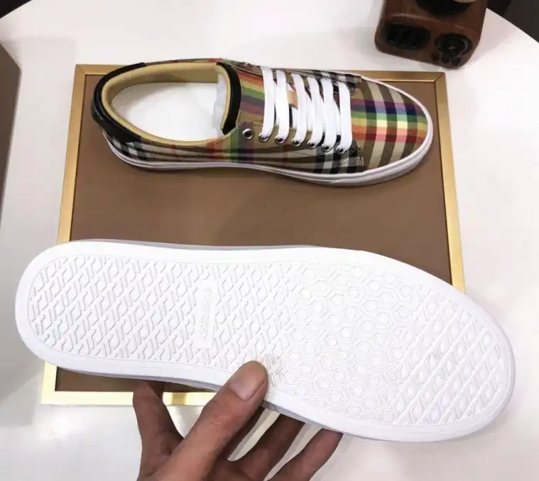 hype Burberry Sneakers