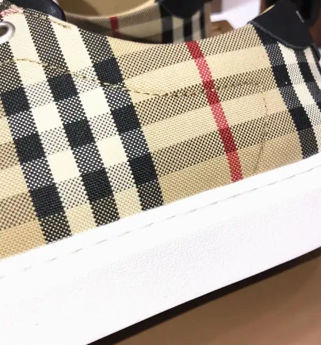 hype Burberry Sneakers