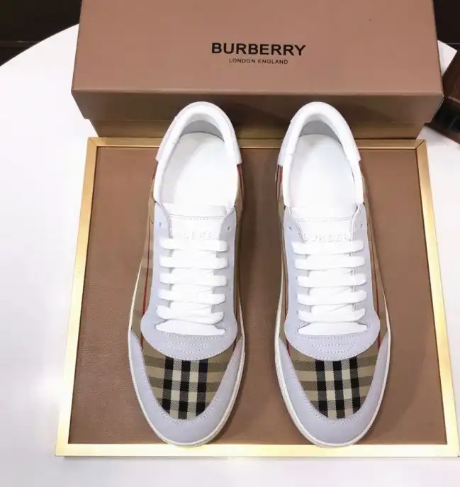 hype Burberry Sneakers