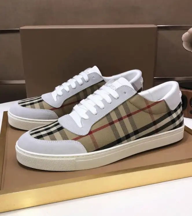 hype Burberry Sneakers