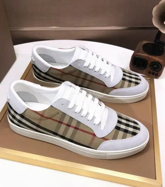 hype Burberry Sneakers