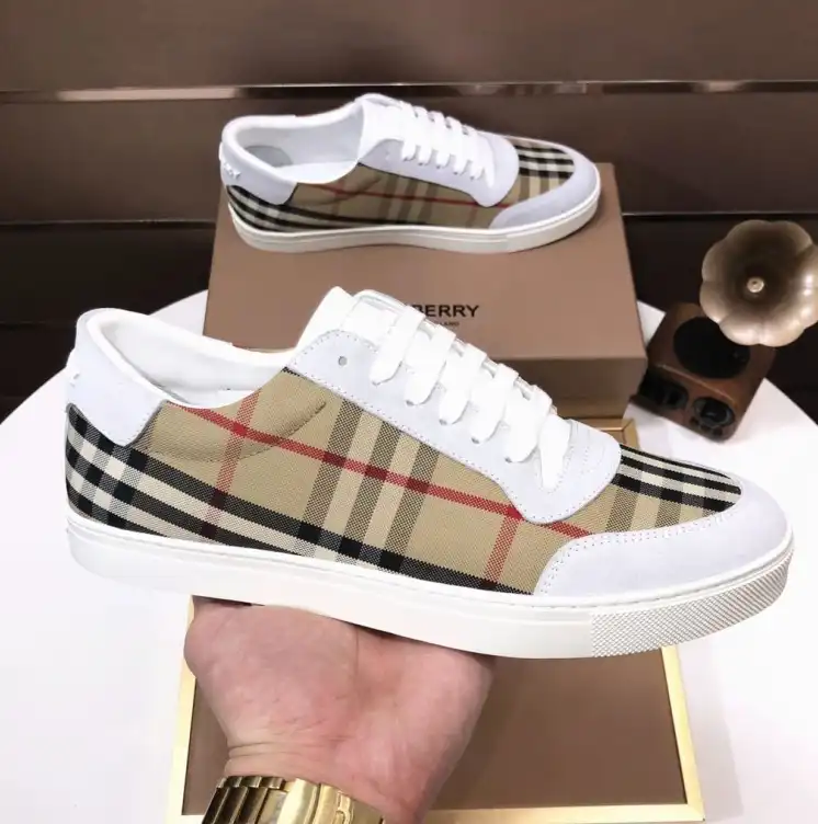 hype Burberry Sneakers