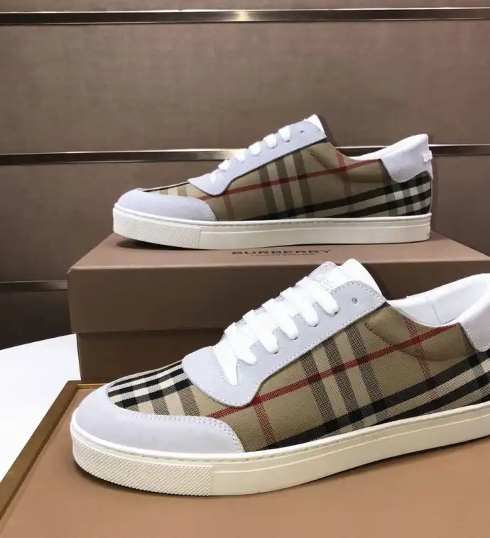 hype Burberry Sneakers