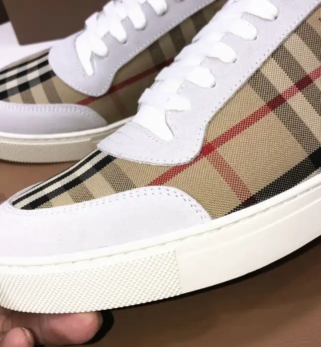 hype Burberry Sneakers