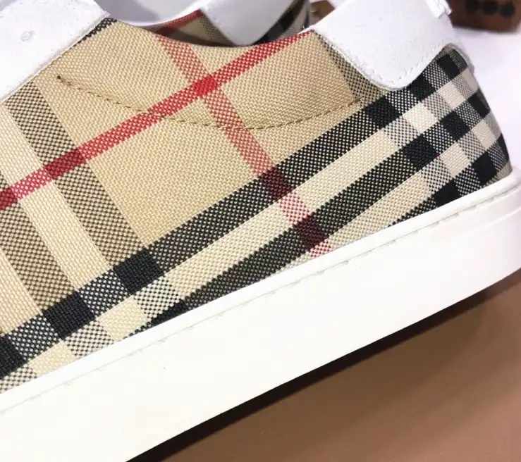 hype Burberry Sneakers