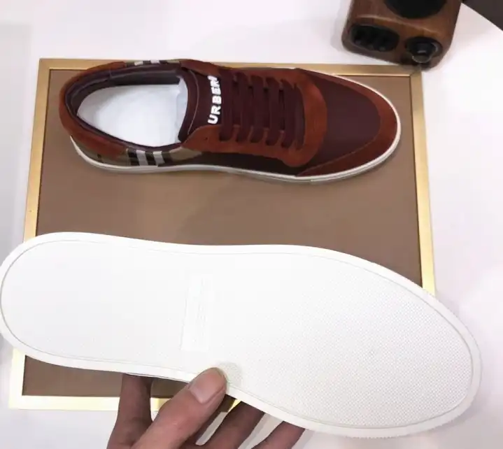 hype Burberry Sneakers