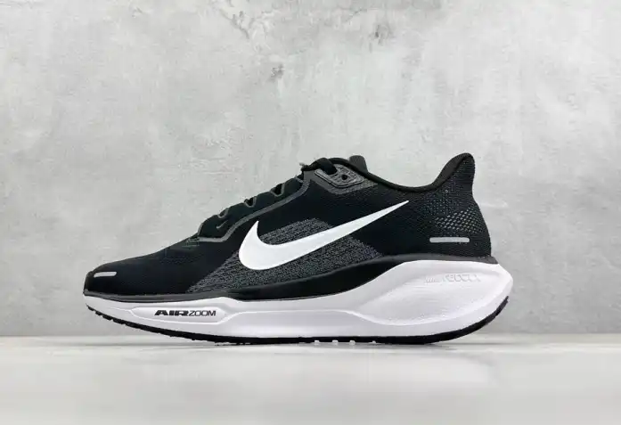 hype Nike Sneakers