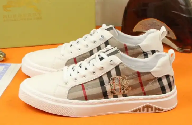 hype Burberry Sneakers