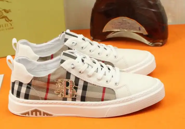 hype Burberry Sneakers