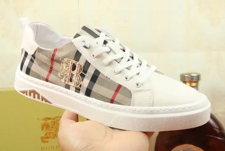 hype Burberry Sneakers