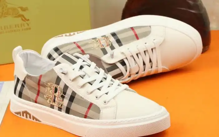 hype Burberry Sneakers