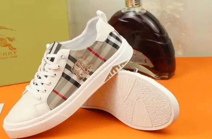 hype Burberry Sneakers