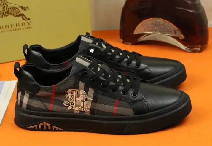 hype Burberry Sneakers