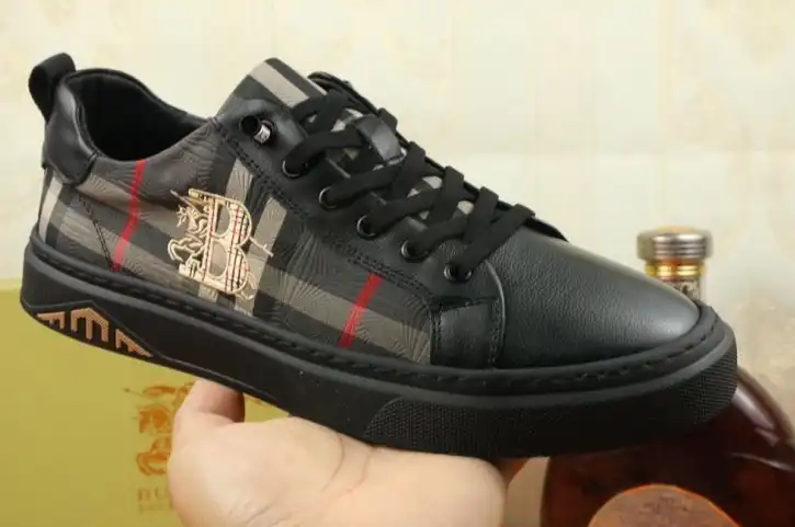 hype Burberry Sneakers