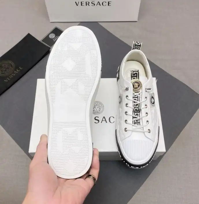 hype Givenchy Sneakers