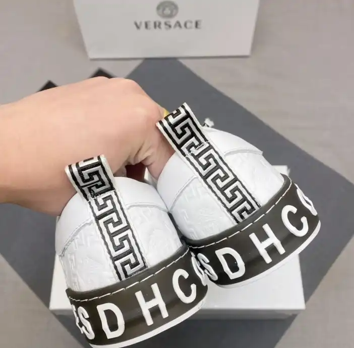 hype Givenchy Sneakers