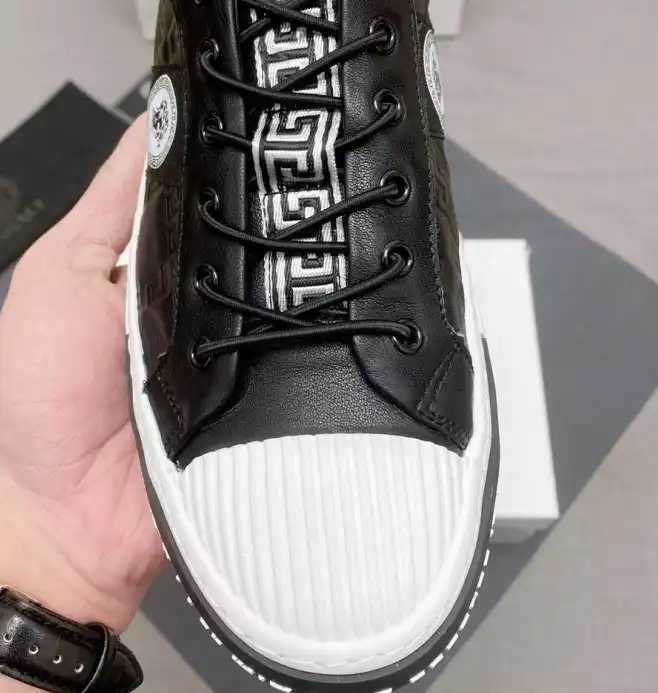 hype Givenchy Sneakers