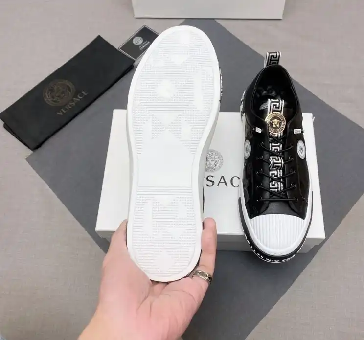 hype Givenchy Sneakers